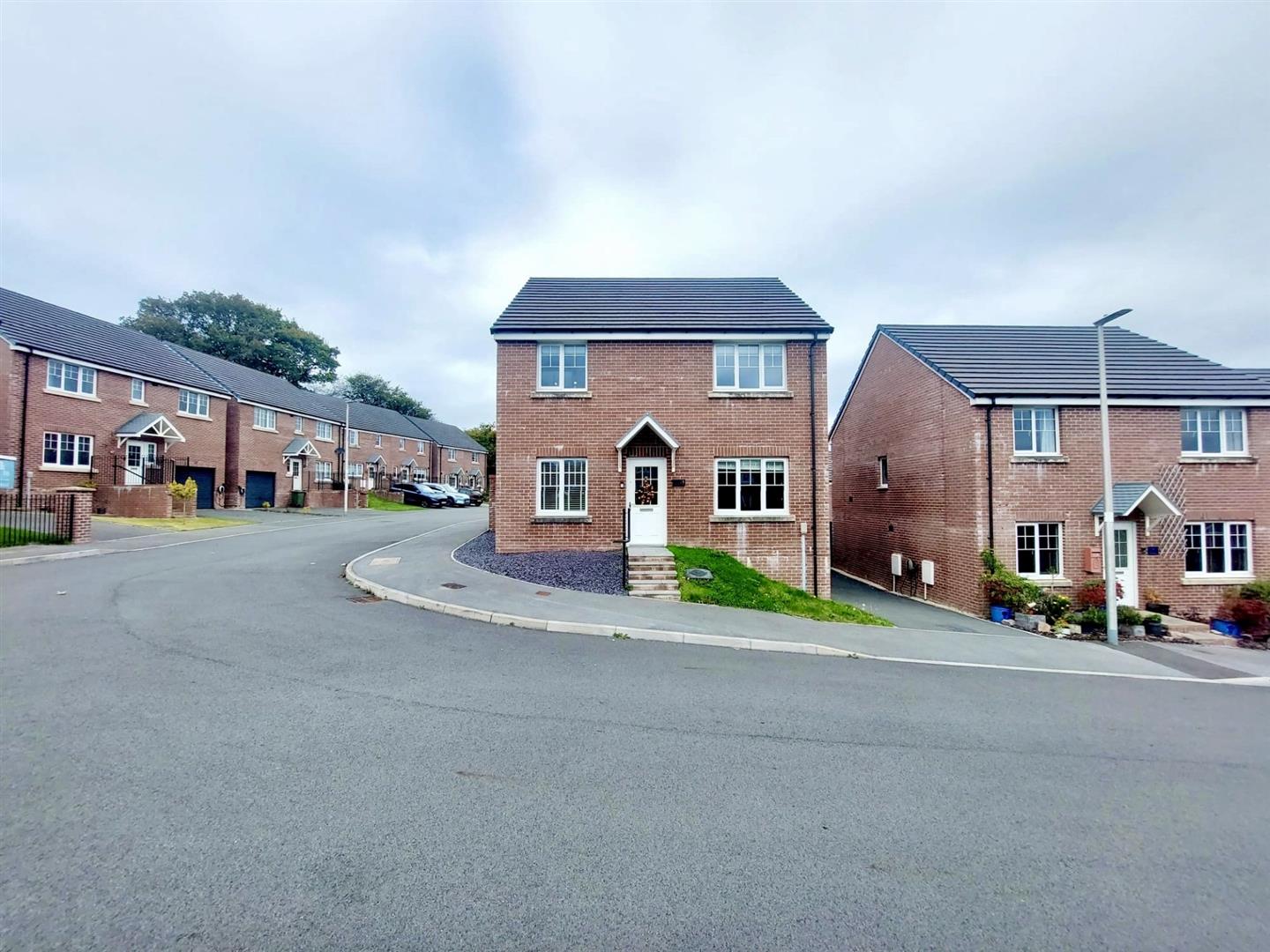 Clos Benallt Fawr, Pontarddulais, Swansea, SA4 0TQ